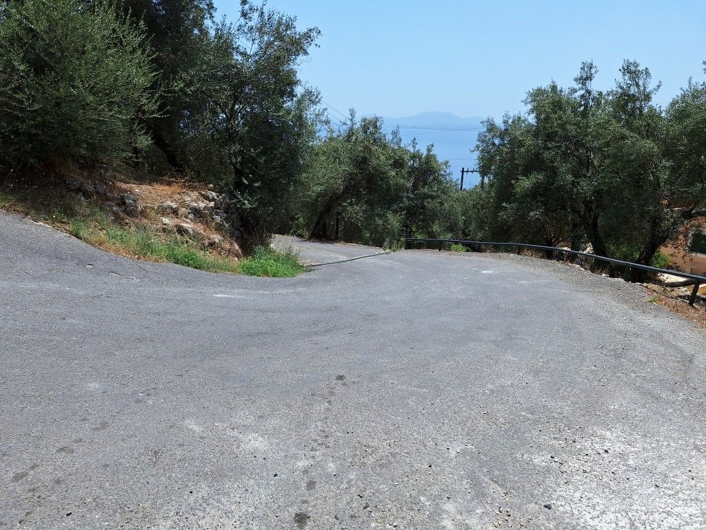 Terrain à Corfou, Grèce, 6 000 m² - image 1