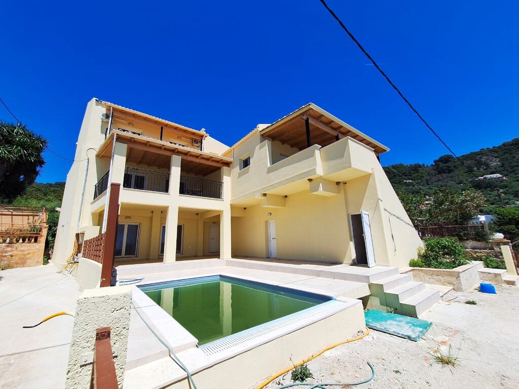 Haus in Korfu, Griechenland, 392 m² - Foto 1