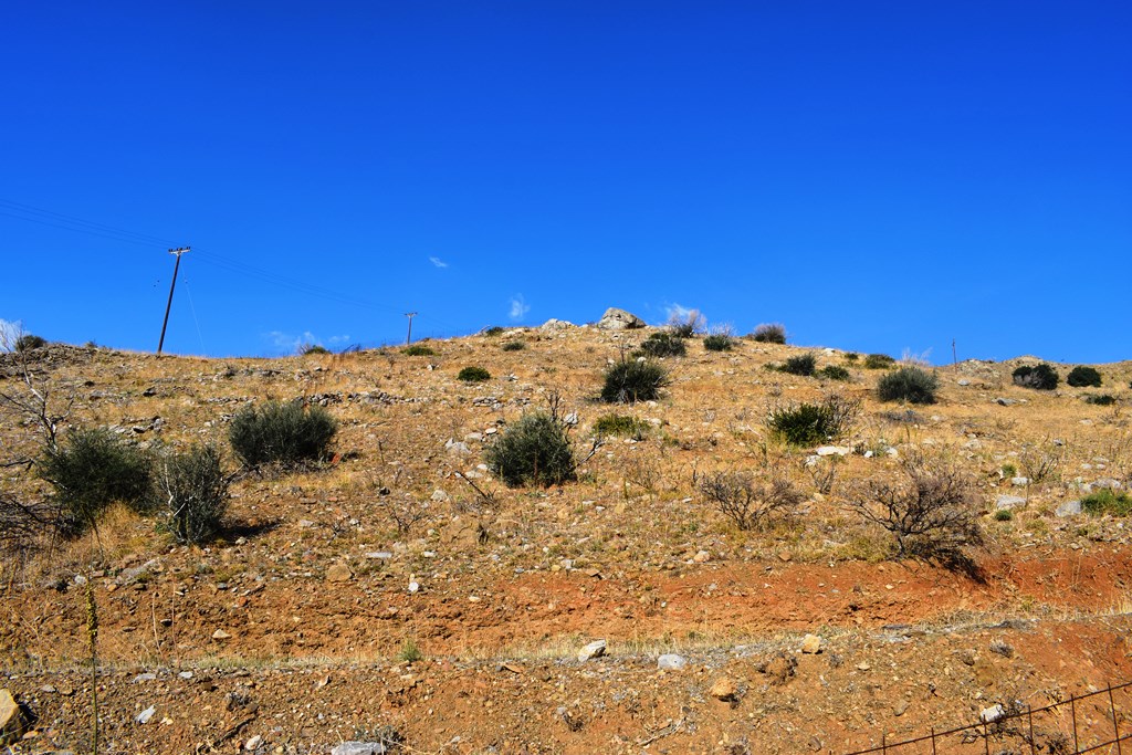Terrain à Héraklion, Grèce, 4 040 m² - image 1