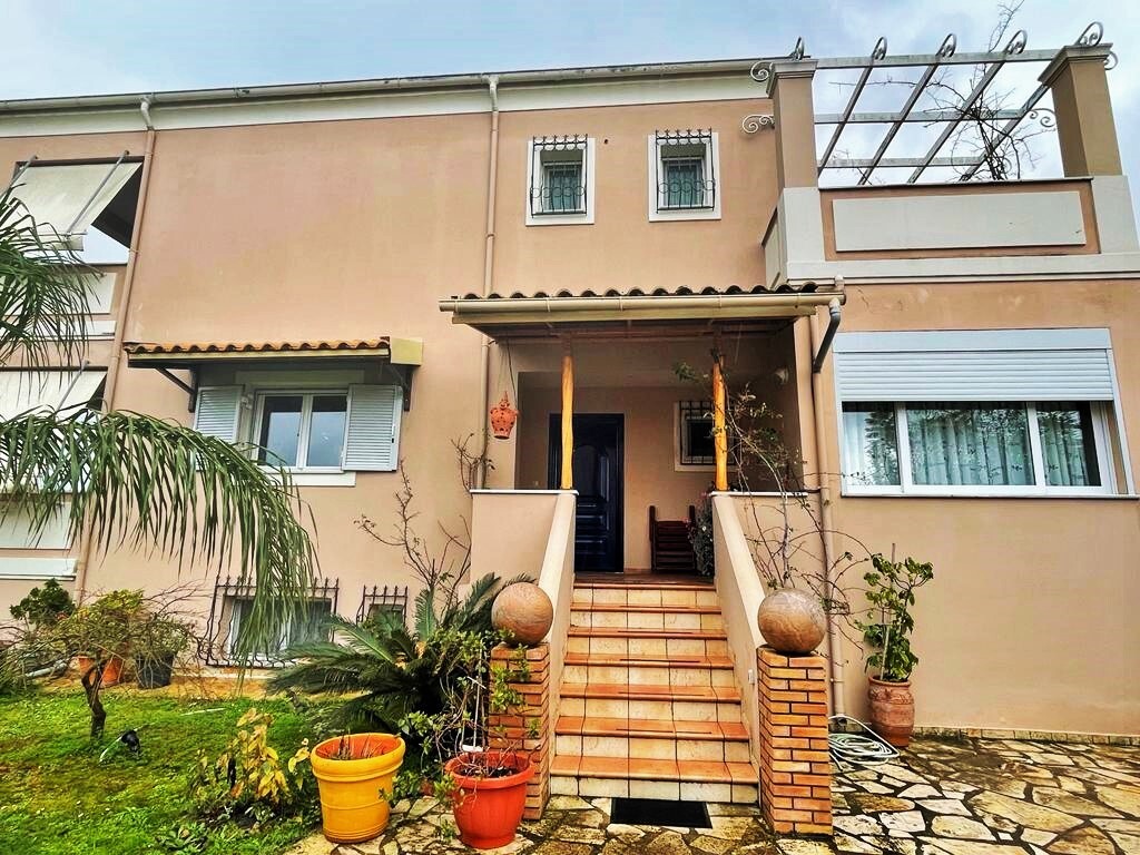 Haus in Korfu, Griechenland, 257 m² - Foto 1