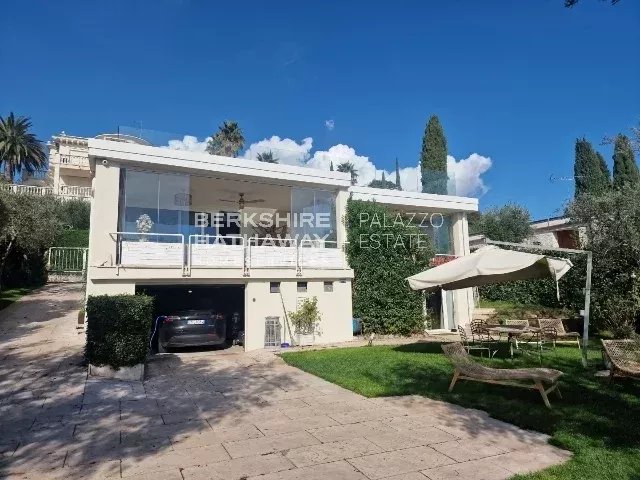 Villa en San Felice del Benaco, Italia, 220 m² - imagen 1