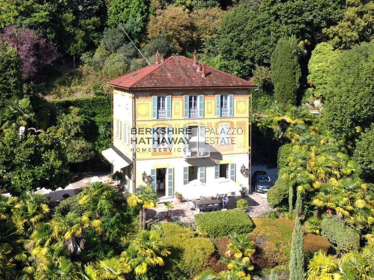 Villa en Oggebbio, Italia, 426 m² - imagen 1