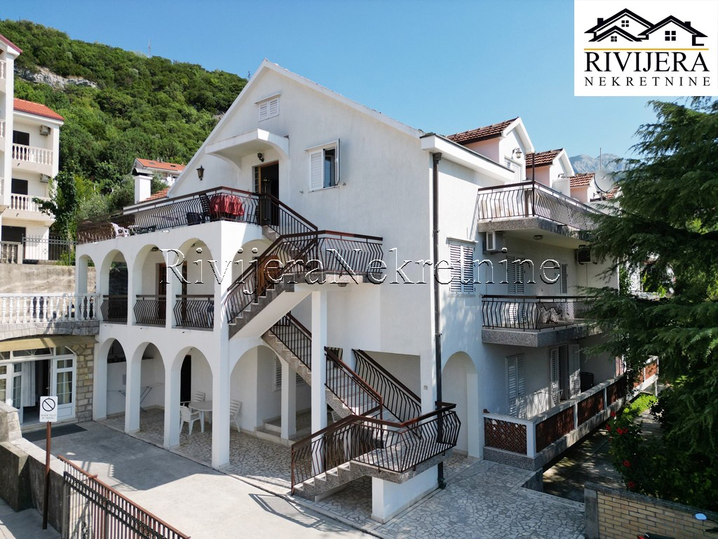 Maison à Herceg-Novi, Monténégro, 404 m² - image 1
