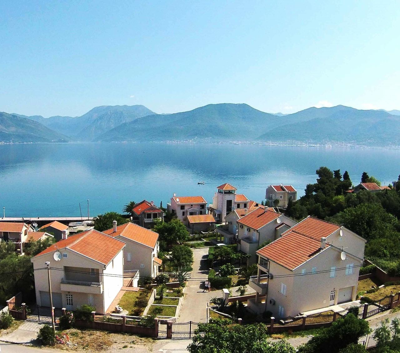 Maison à Tivat, Monténégro, 217 m² - image 1