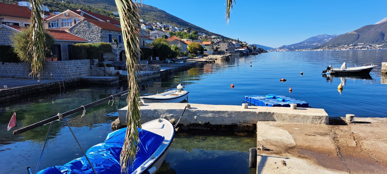 Haus in Tivat, Montenegro, 217 m² - Foto 11