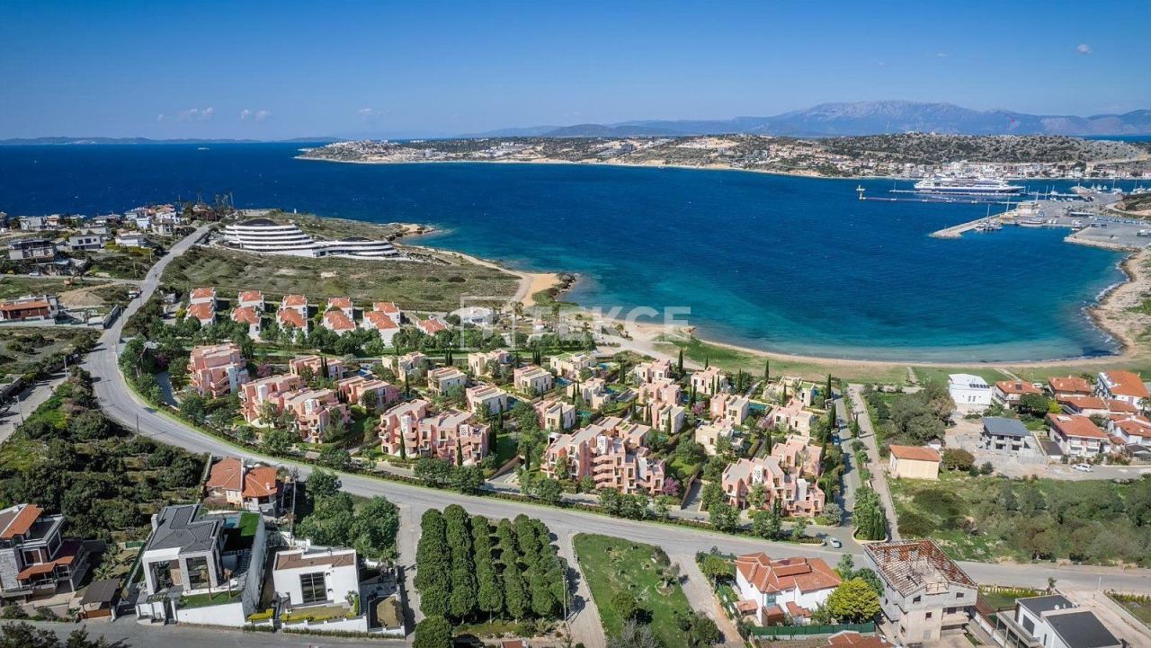 Villa en Cesme, Turquia, 482 m² - imagen 1