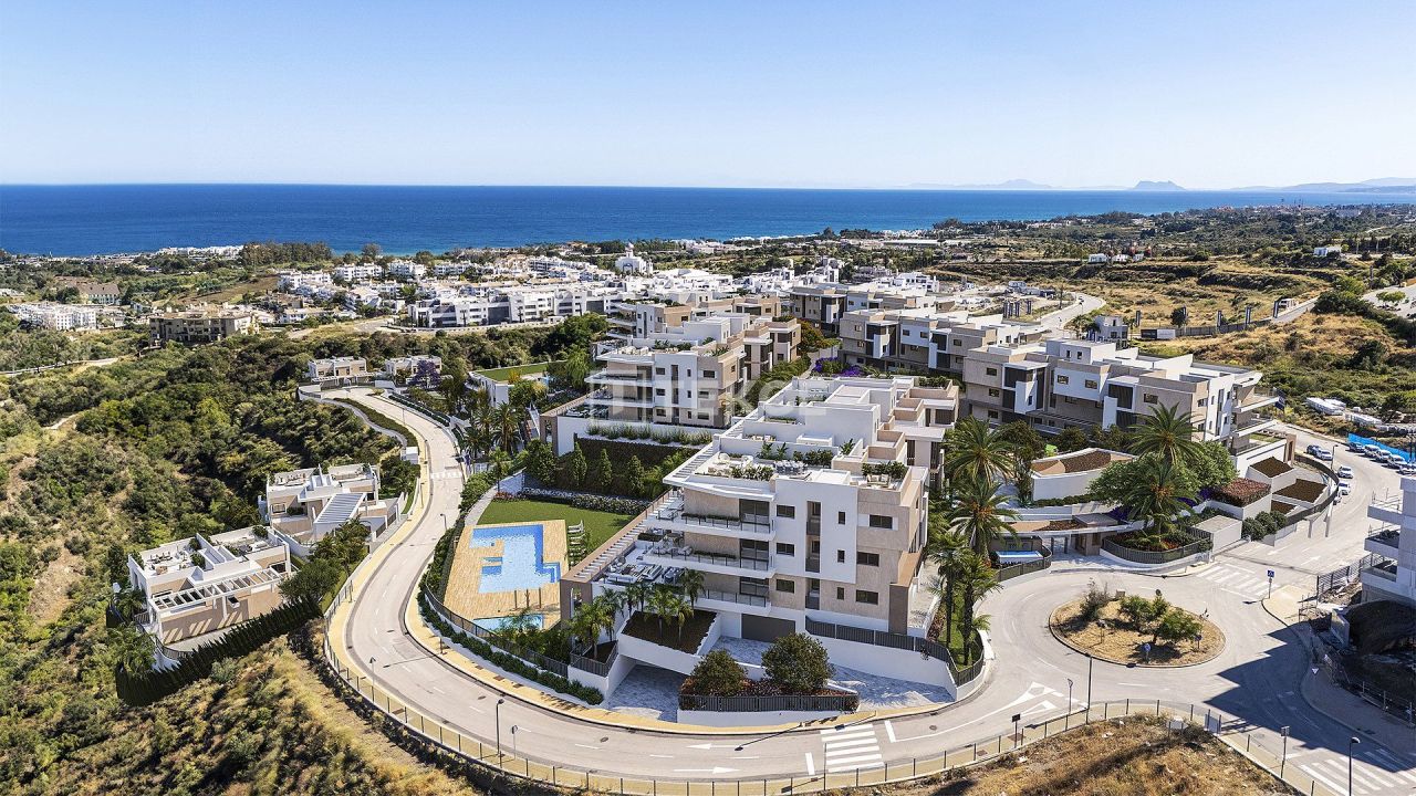 Apartment in Estepona, Spain, 120 m² - picture 1