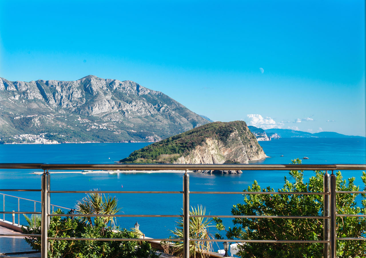 Piso en Budva, Montenegro, 129 m² - imagen 1