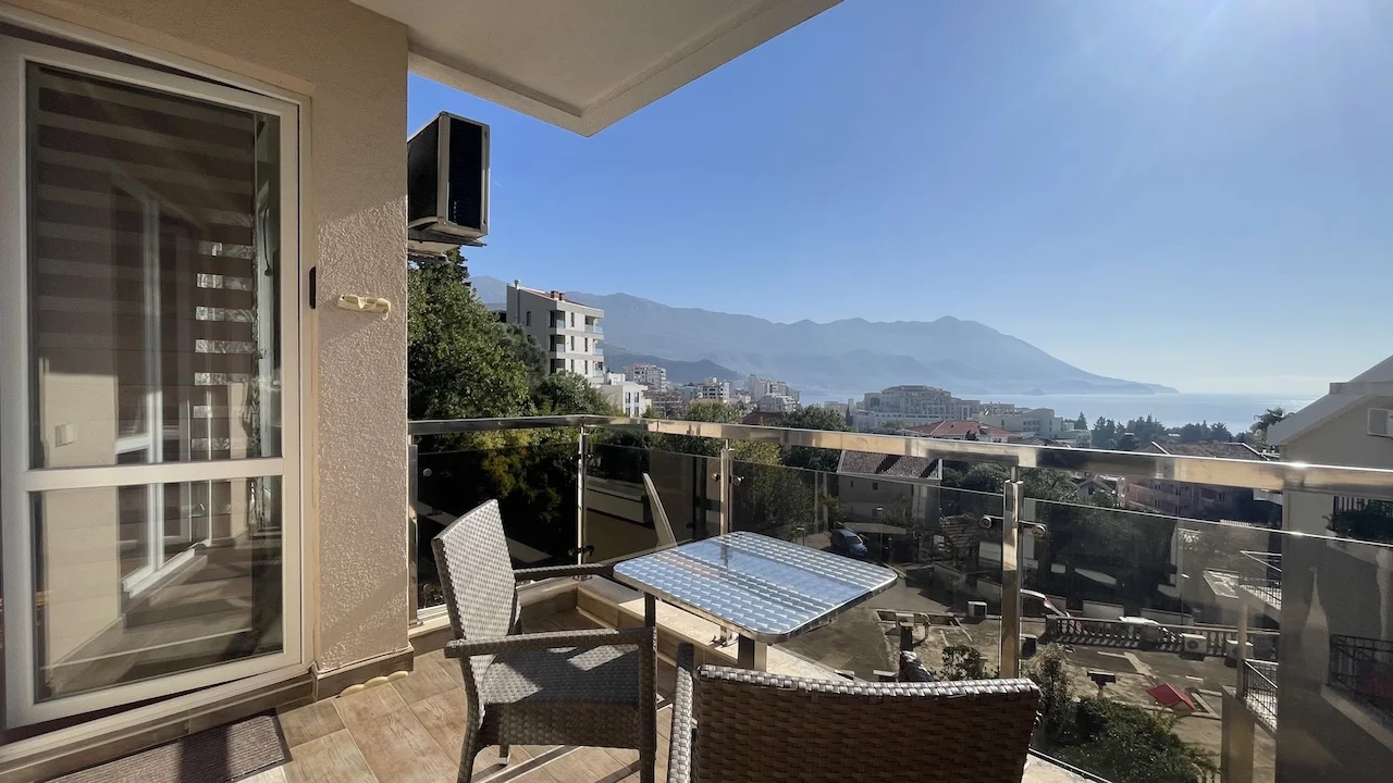 Wohnung in Becici, Montenegro, 68 m² - Foto 1