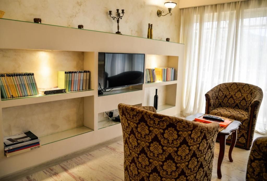 Hotel en Kotor, Montenegro, 600 m² - imagen 1