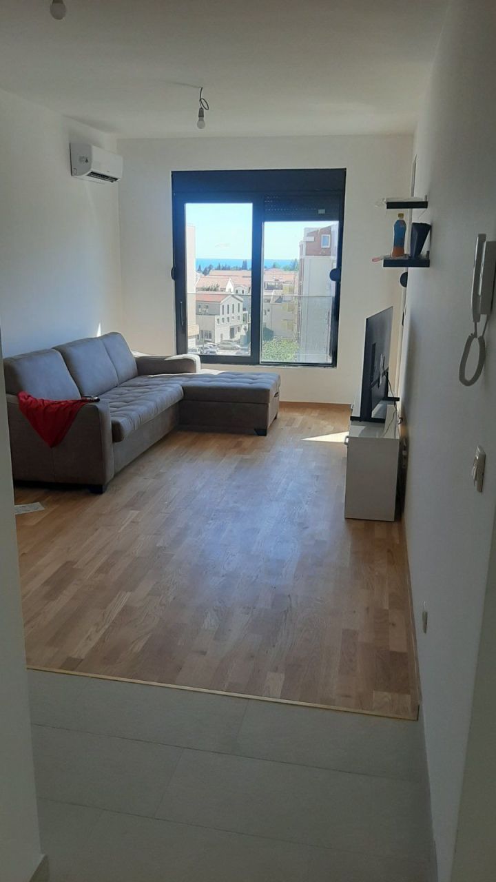 Apartment in Budva, Montenegro, 45 m² - picture 1