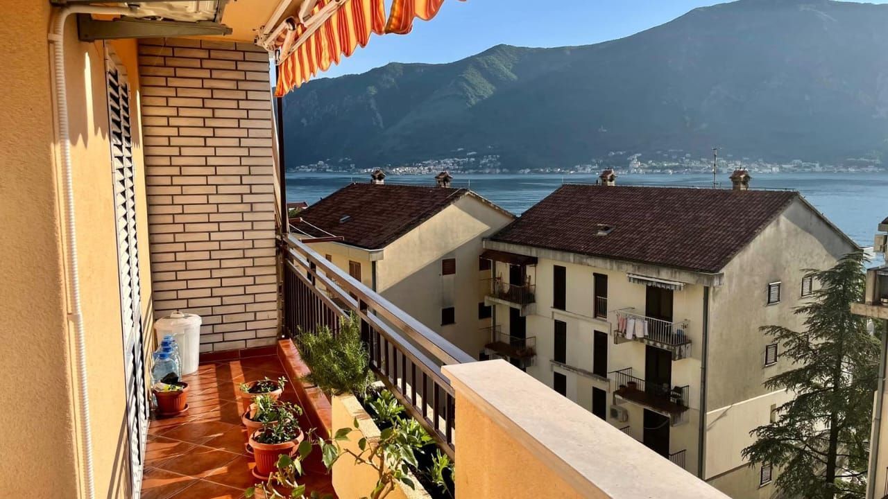 Apartment in Kotor, Montenegro, 64 m² - Foto 1