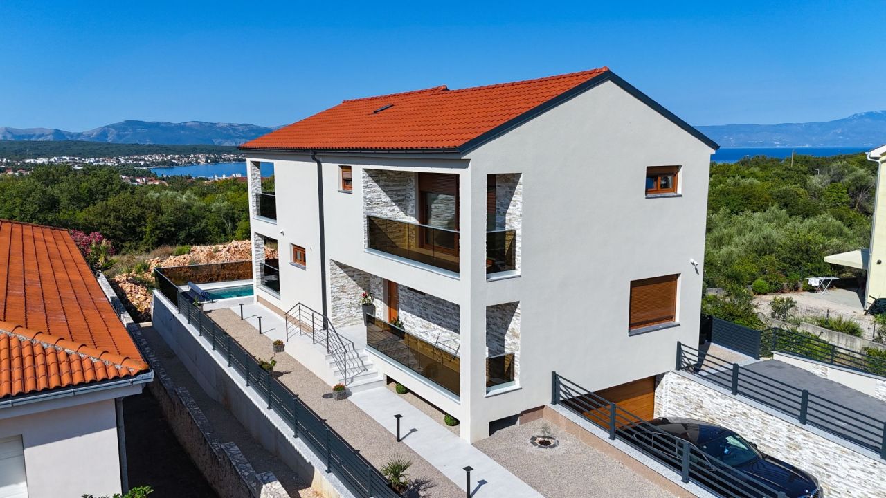 Villa in Malinska-Dubasnica, Croatia, 280 m² - picture 4