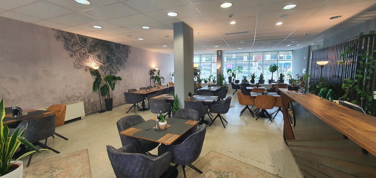 Cafe, restaurant in Bezigrad, Slovenia, 150 m² - picture 1