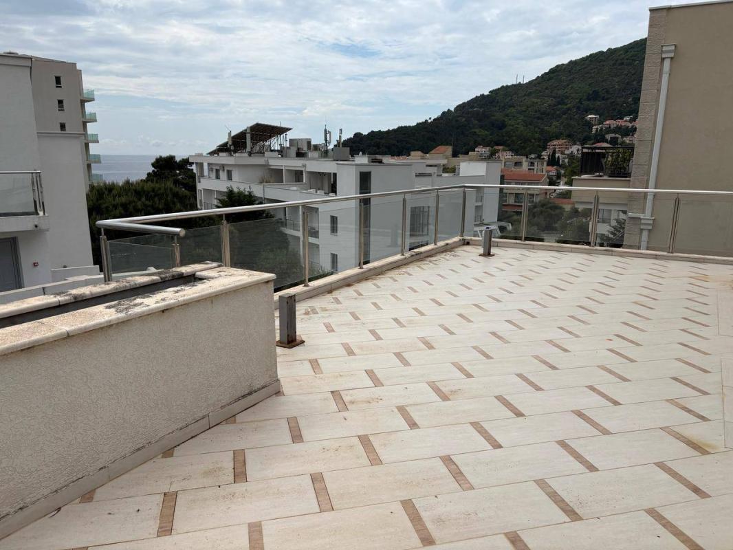 Appartement à Petrovac, Monténégro, 171 m² - image 1