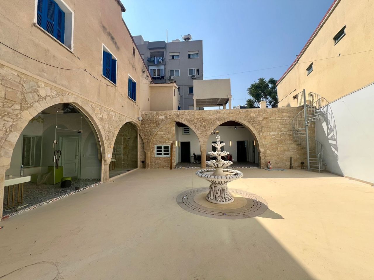 Bureau à Larnaca, Chypre - image 1