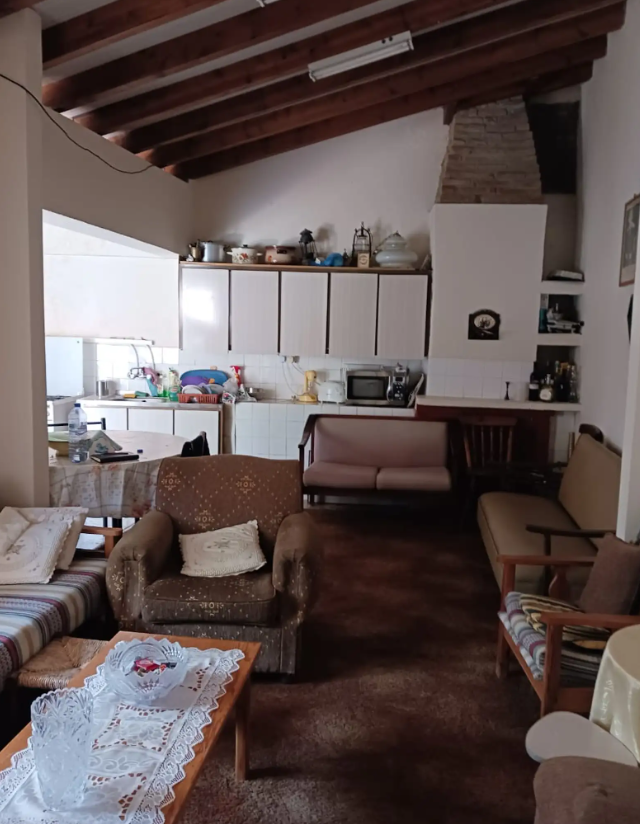 Maison à Kato Platres, Chypre, 200 m² - image 2