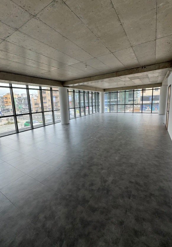 Bureau à Kato Polemidia, Chypre - image 4