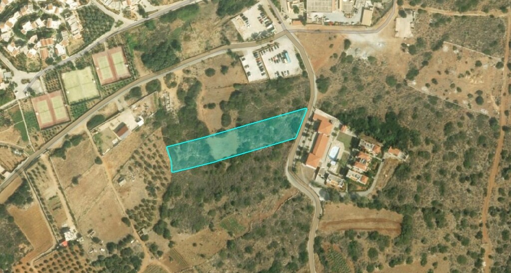 Land in Heraklion, Greece, 4 100 m² - picture 1