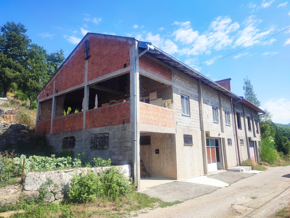 Haus in Niksic, Montenegro, 360 m² - Foto 1