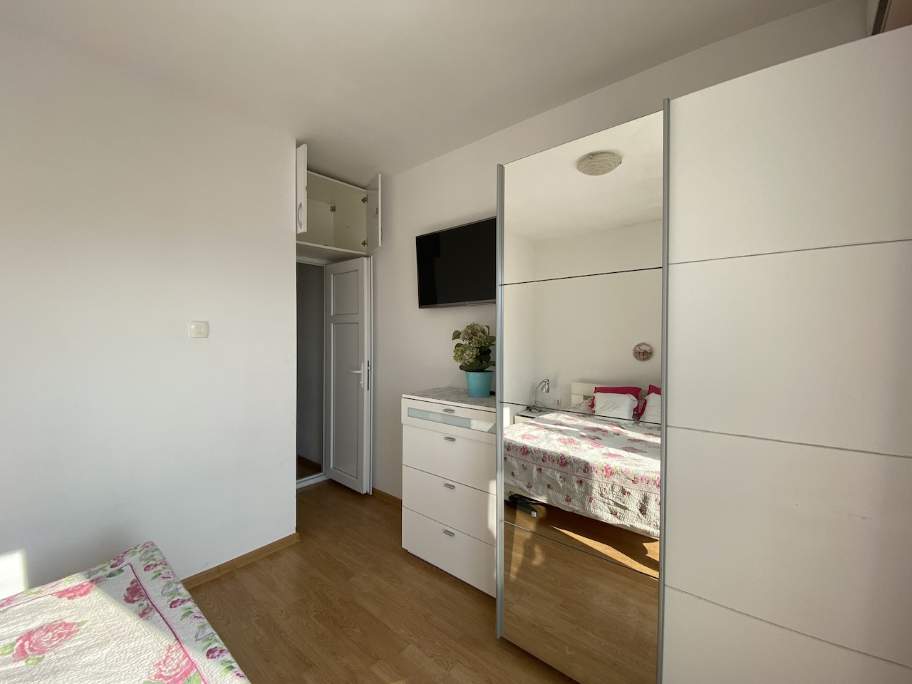 Wohnung in Sveti Stefan, Montenegro, 59 m² - Foto 1