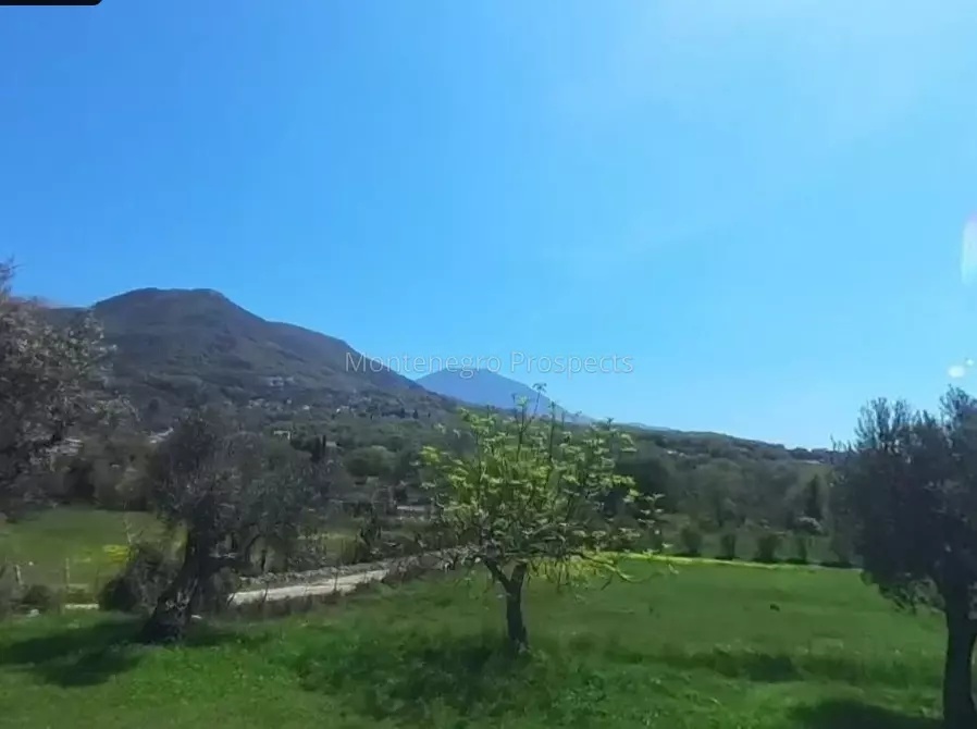 Land in Bar, Montenegro, 1 189 m² - picture 1
