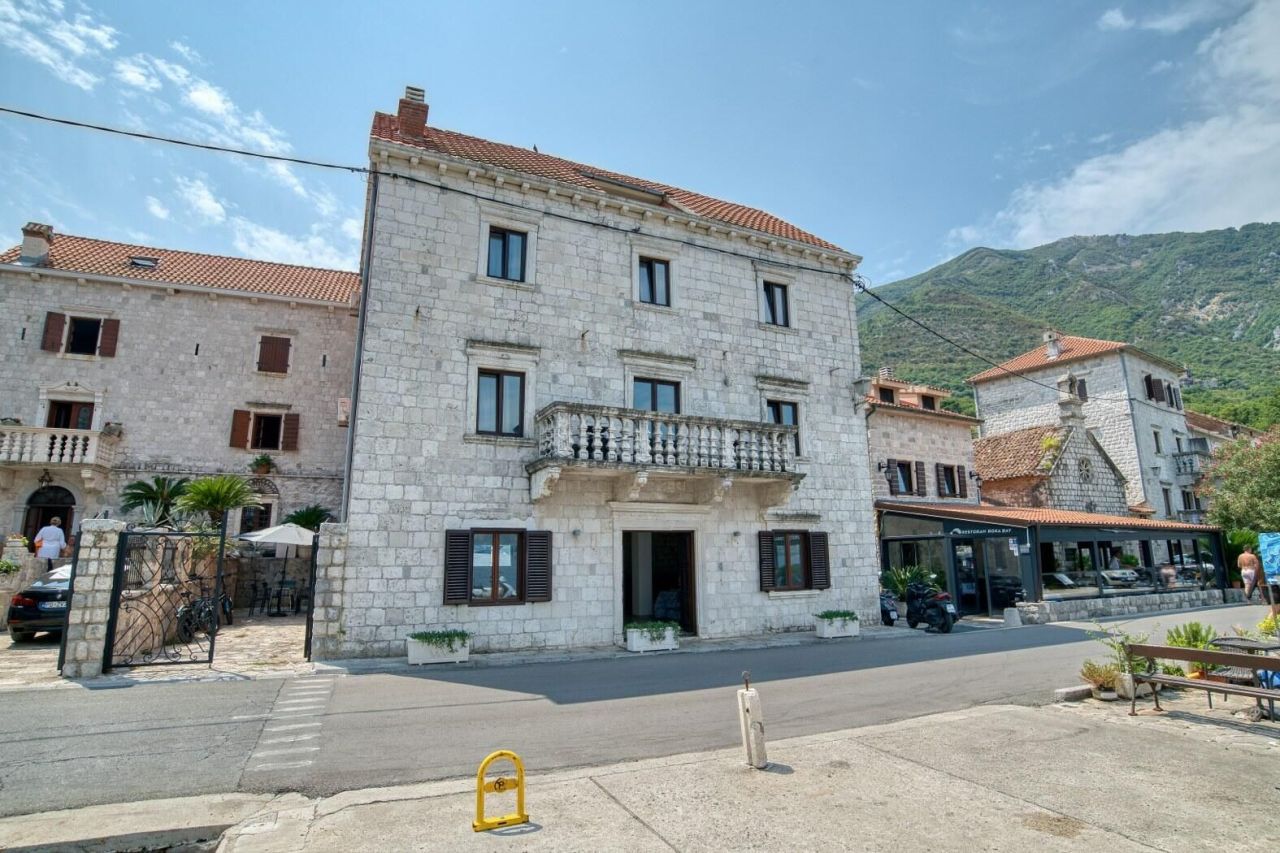 Appartement à Prcanj, Monténégro, 130 m² - image 1