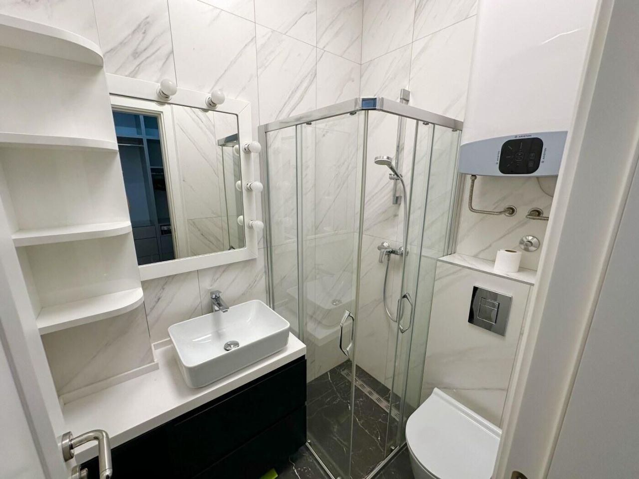 Flat in Dobrota, Montenegro, 93 m² - picture 15