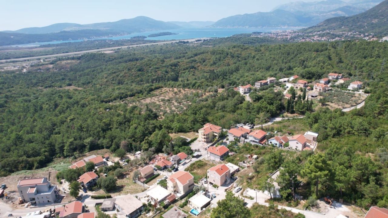 Land in Kavac, Montenegro, 7.7 m² - picture 1