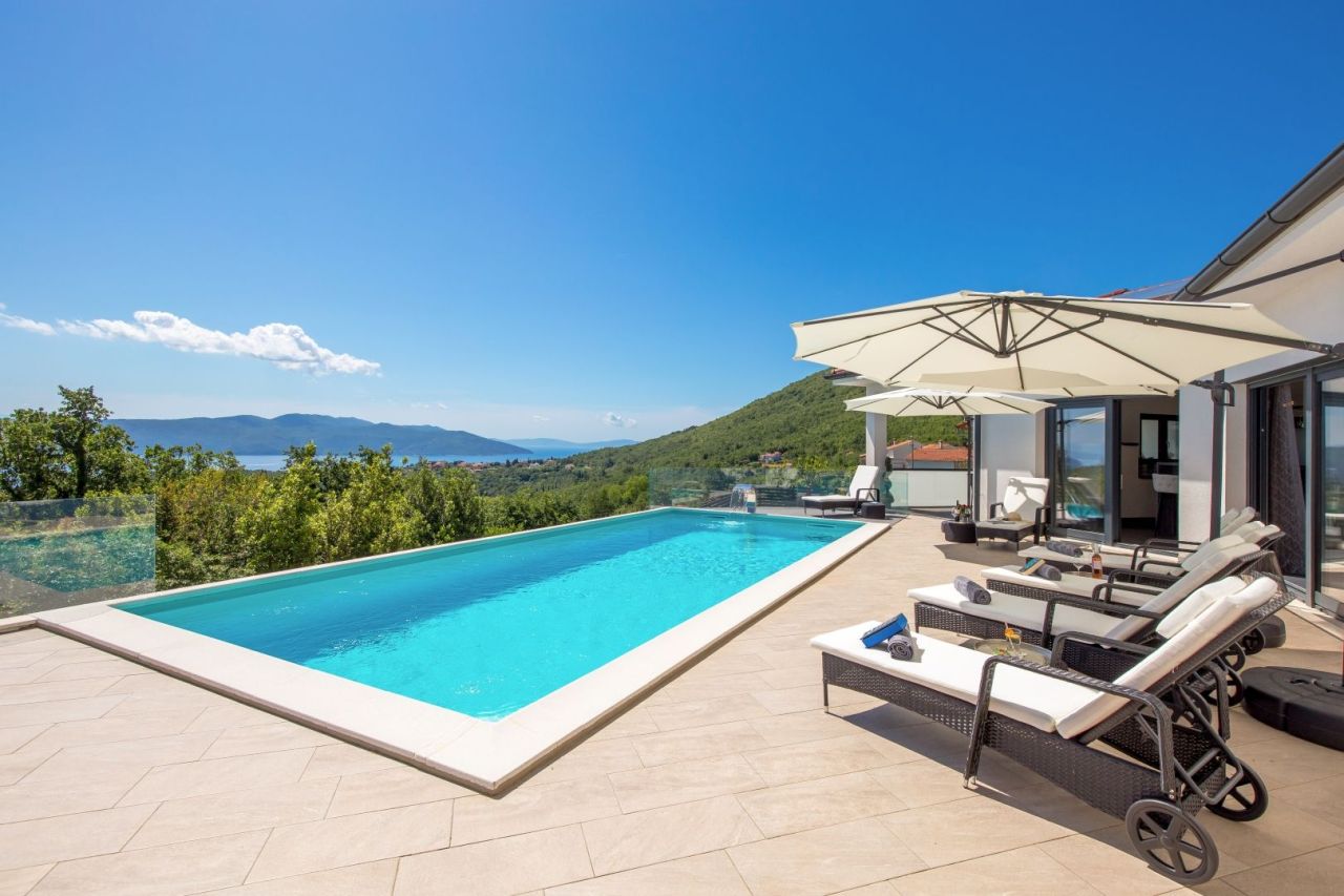 Villa Mošćenička Draga, Croatia, 480 m² - picture 1
