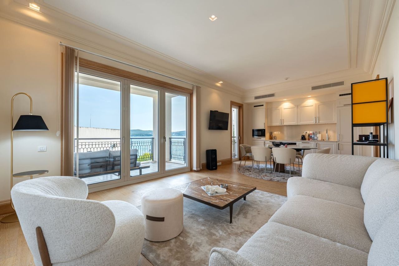 Apartment in Tivat, Montenegro, 107 m² - picture 1