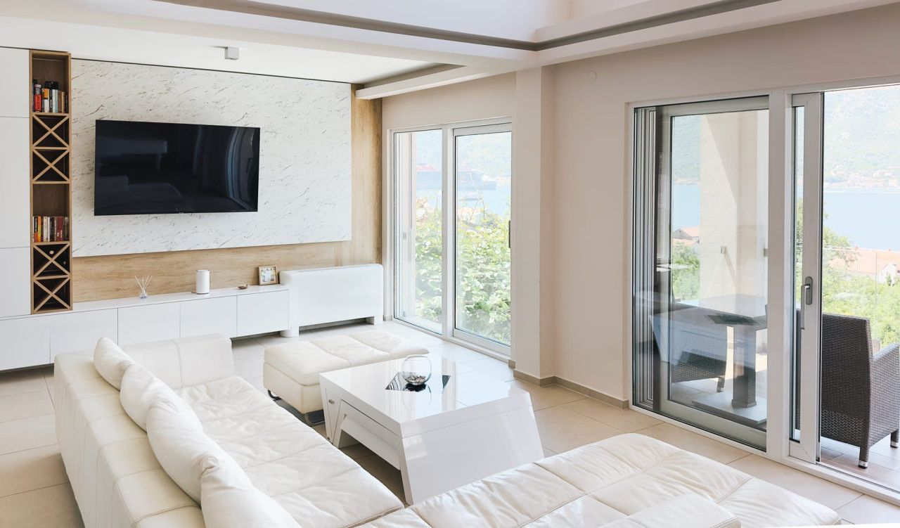 Villa in Dobrota, Montenegro, 267 m² - Foto 3