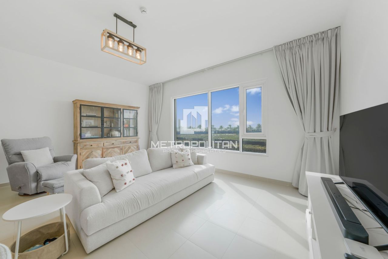 Townhouse in Dubai, UAE, 113 m² - picture 1
