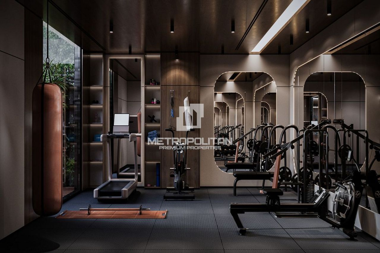 Land in Dubai, UAE, 1 859 m² - picture 11