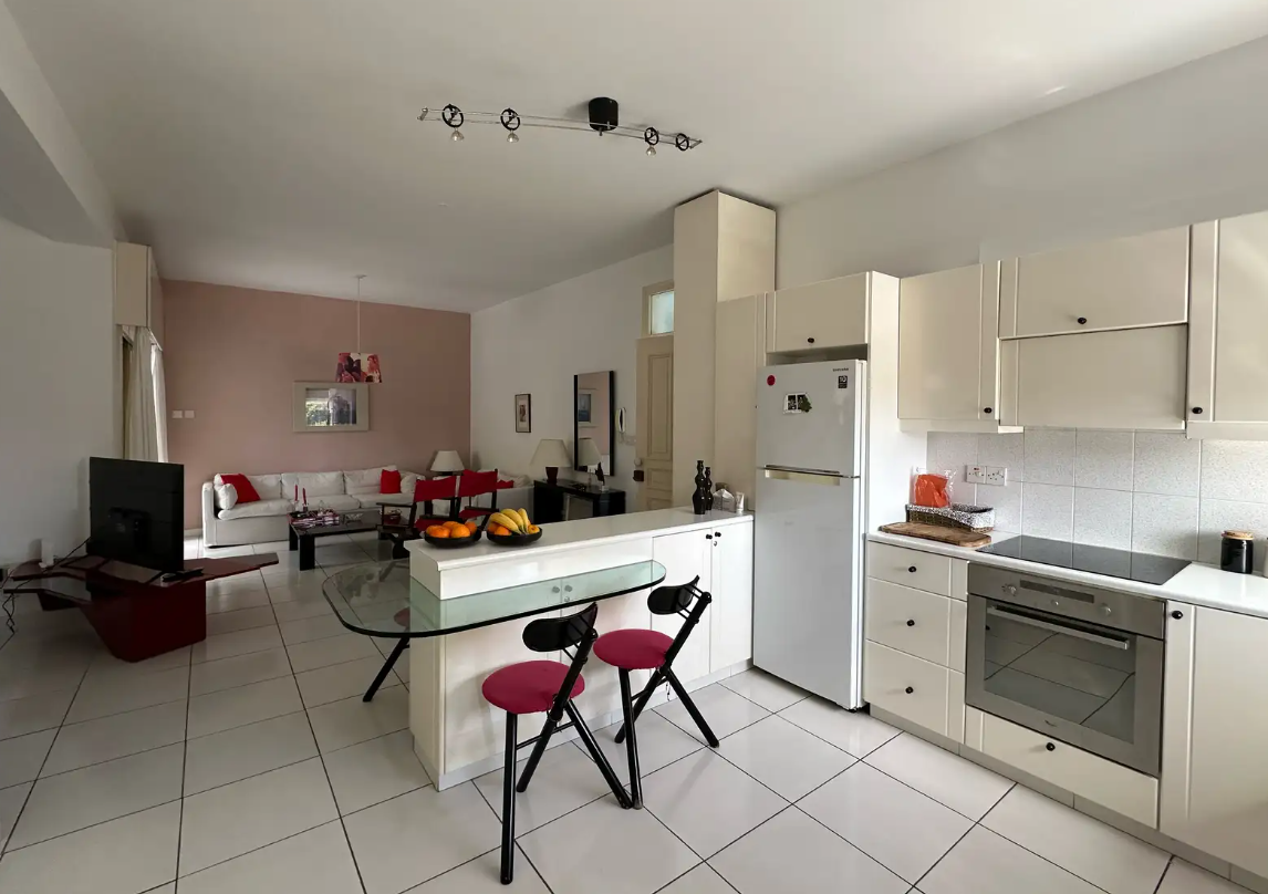 Apartment in Agios Tychon, Cyprus, 101 m² - picture 1