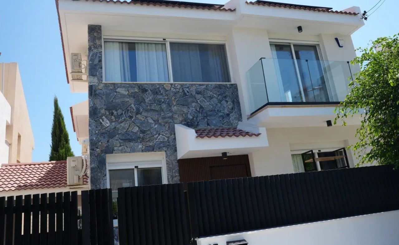 House in Germasogeia, Cyprus - picture 1
