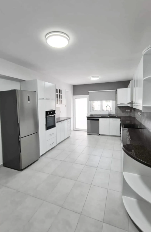 Apartment in Mesa Geitonia, Cyprus, 156 m² - picture 6