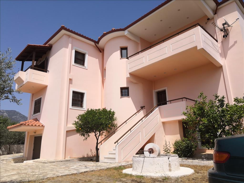 House in Loutraki, Greece, 376 m² - picture 1