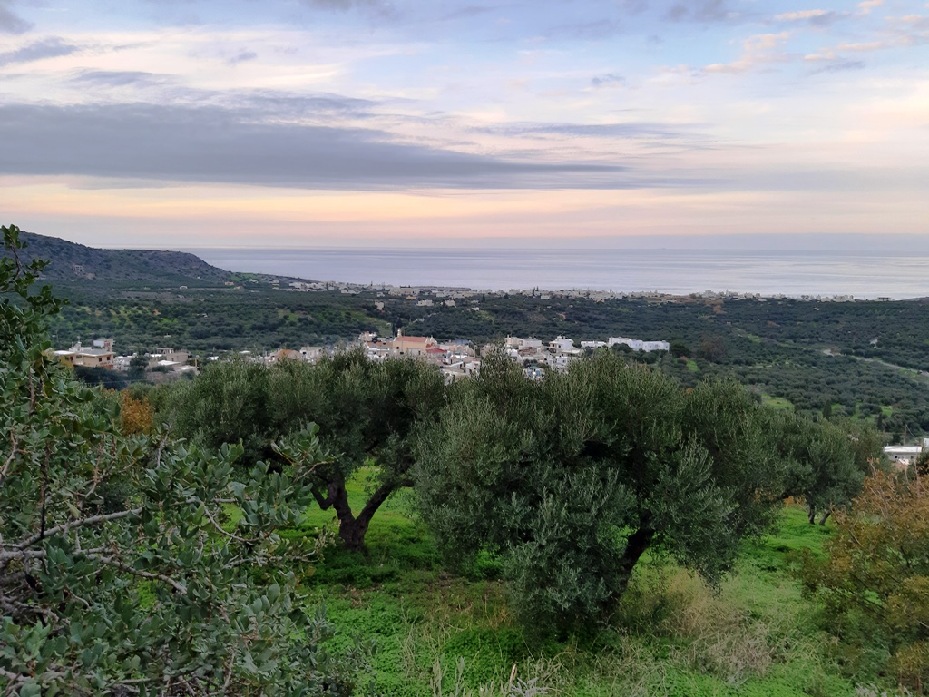 Land in Heraklion, Greece, 2 000 m² - picture 1