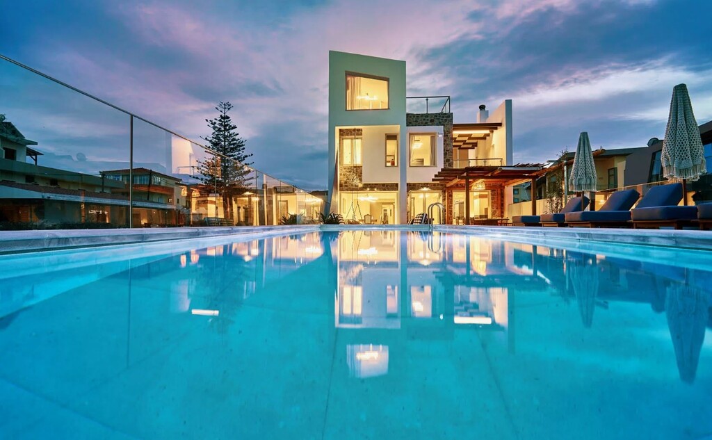 Villa in Heraklion, Greece, 480 m² - picture 1