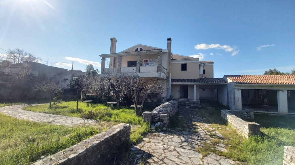 Maison à Corfou, Grèce, 368 m² - image 1