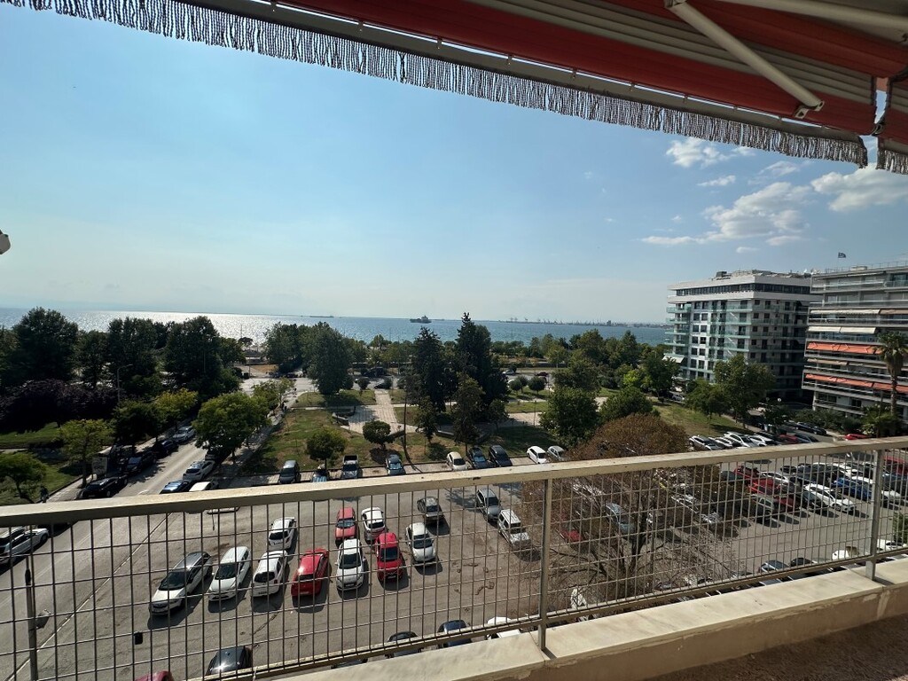 Piso en Salónica, Grecia, 94 m² - imagen 1