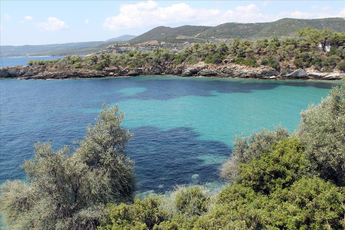 Land in Chalkidiki, Greece, 16 500 m² - picture 1