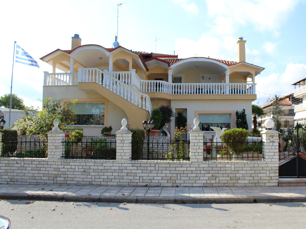 Villa en Olympiaki Akti, Grecia, 270 m² - imagen 1