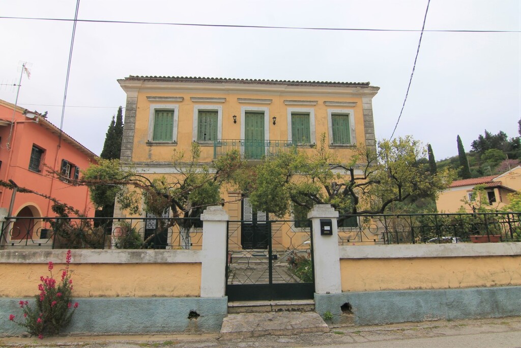 House in Corfu, Greece, 240 m² - picture 1