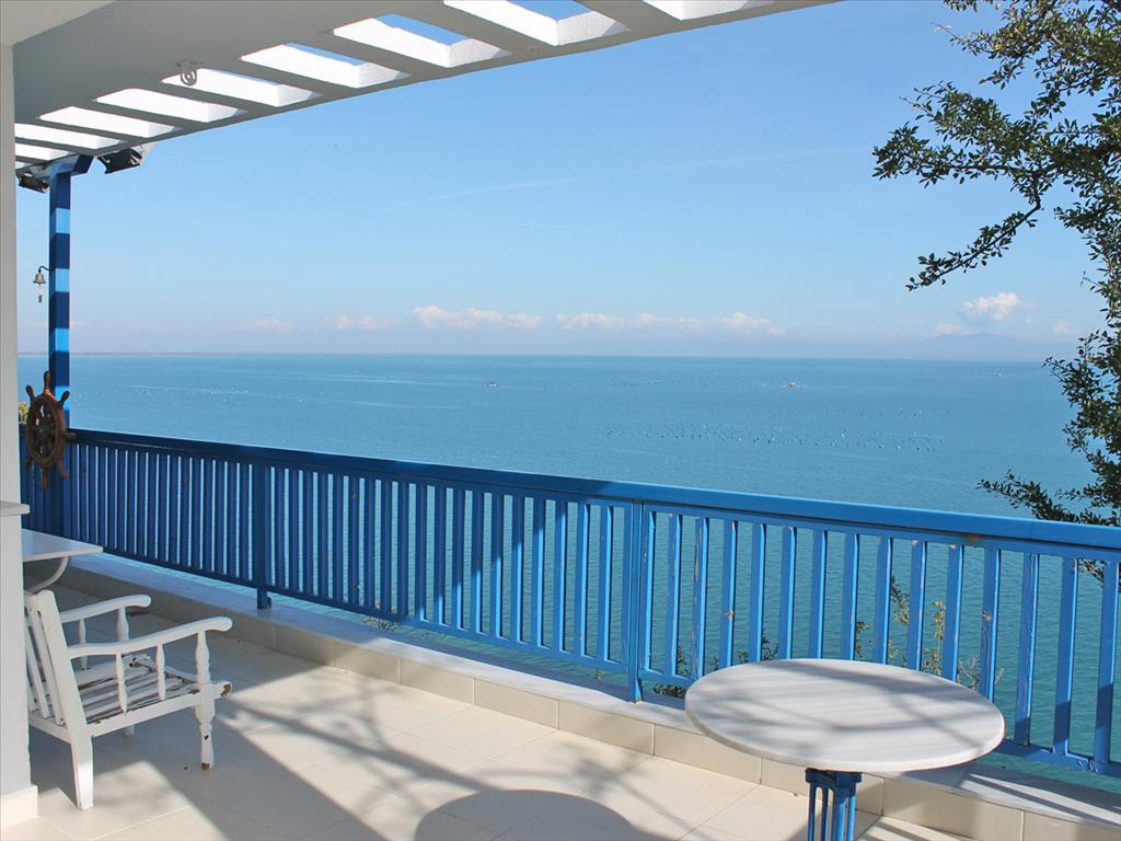 Villa in Olympiaki Akti, Greece, 150 m² - picture 1