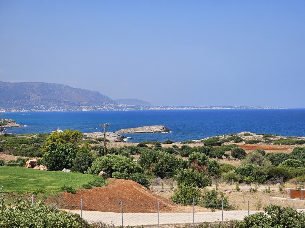Land in Heraklion, Greece, 2 100 m² - picture 1