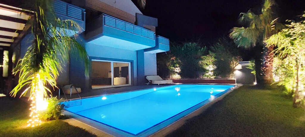Villa in Athen, Griechenland, 290 m² - Foto 1