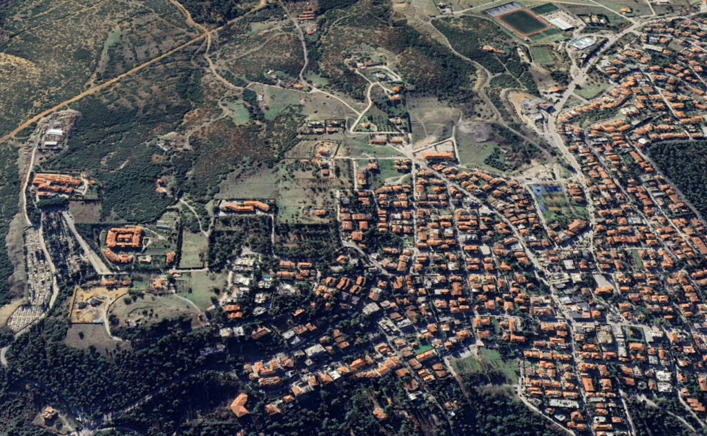 Land in Thessaloniki, Greece, 3 300 m² - picture 1