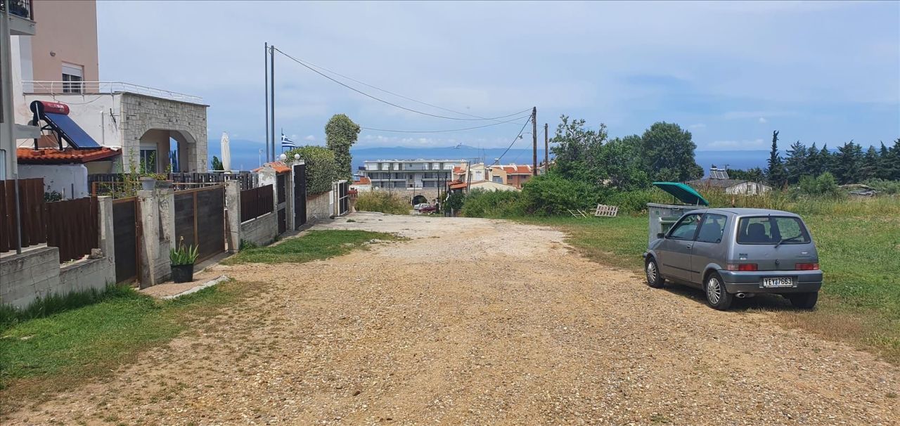 Land in Kassandra, Greece, 1 858 m² - picture 1